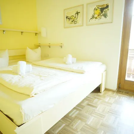 Booknassfeld Apartman *